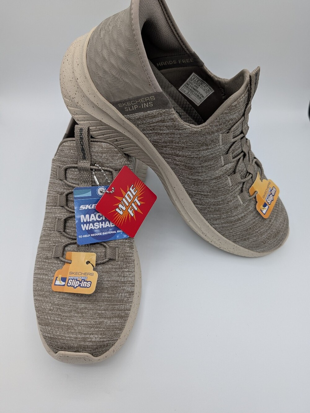 Skechers Hands Free Slip-ins Men's Size 9 US - Brand New with Tags (Wide Fit) -